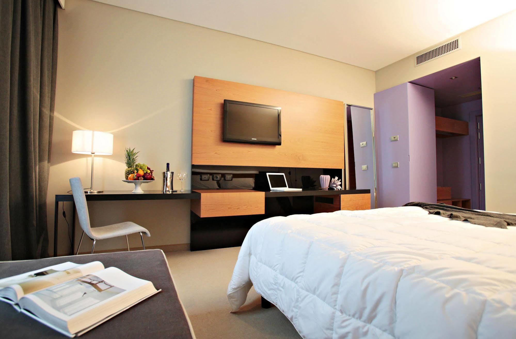 Cosmopolitan Hotel Civitanova Marche Exterior photo